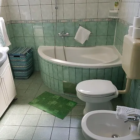 Iskra Apartman *